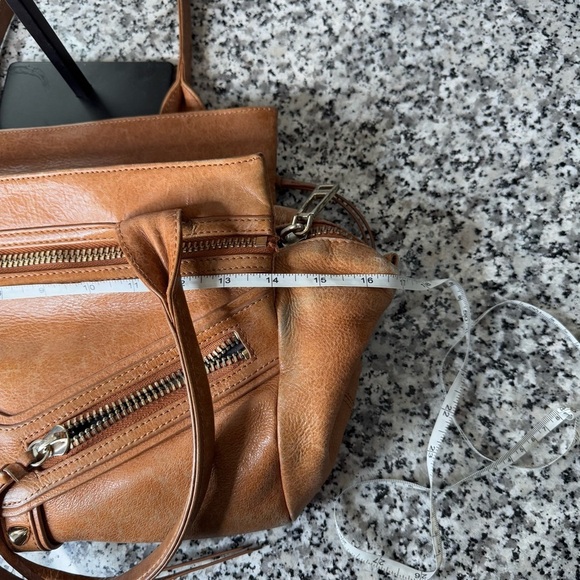 Botkier | Gorgeous Leather Shoulder Bag - Picture 13 of 14